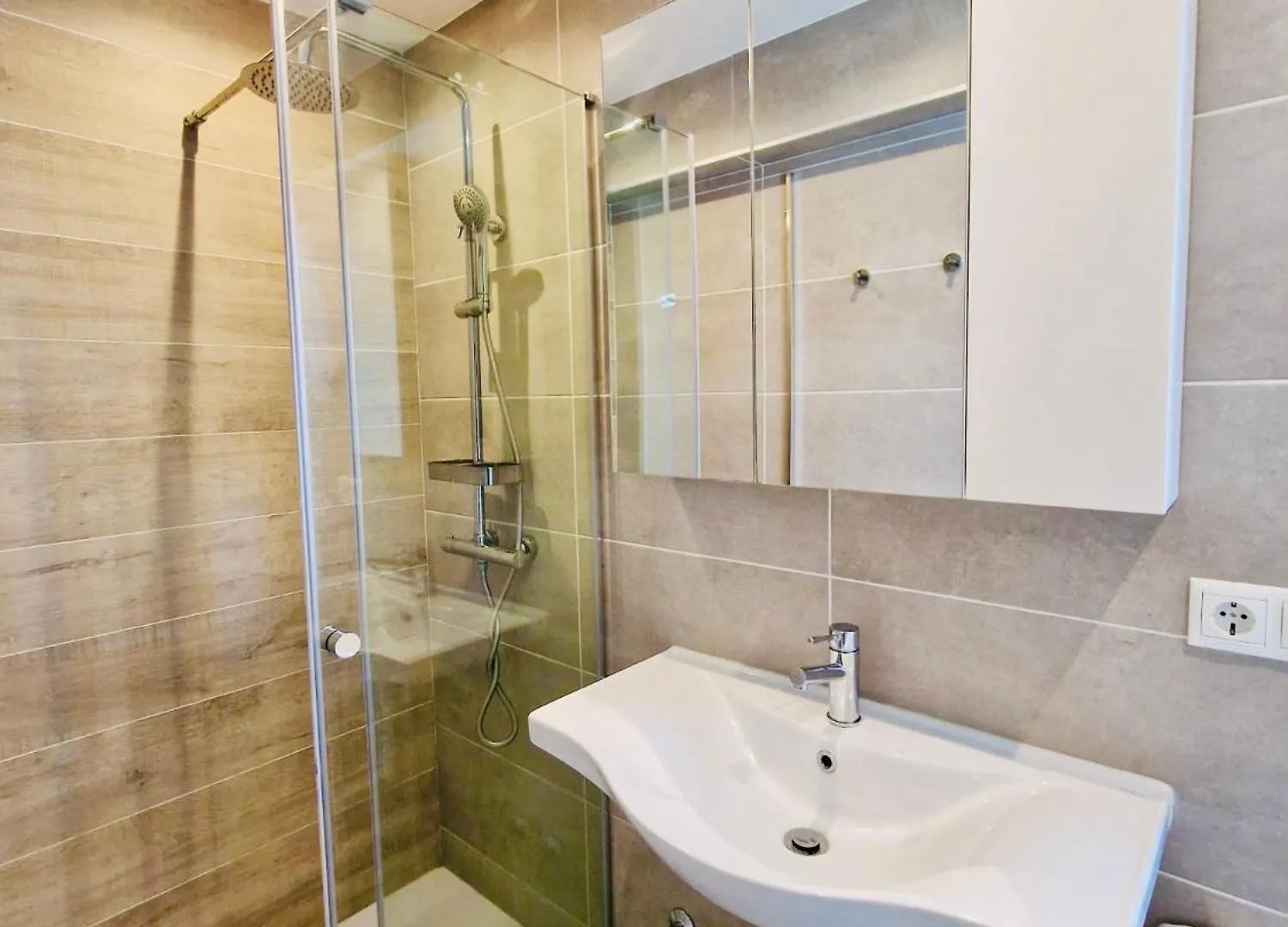 G&G Premium Malibu Beach Benalmadena